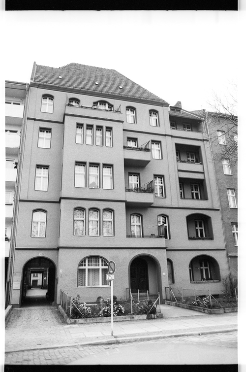 http://fhxb-museum.de/xmap/media/fotosammlungen/j__rgen_henschel__negative__1959_1991_/image/fhxb_jh_k02_0330_28_1500px.jpg (FHXB Friedrichshain-Kreuzberg Museum RR-F)