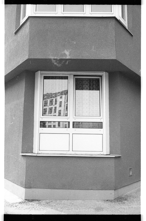 http://fhxb-museum.de/xmap/media/fotosammlungen/j__rgen_henschel__negative__1959_1991_/image/fhxb_jh_k02_0360_33_1500px.jpg (FHXB Friedrichshain-Kreuzberg Museum RR-F)