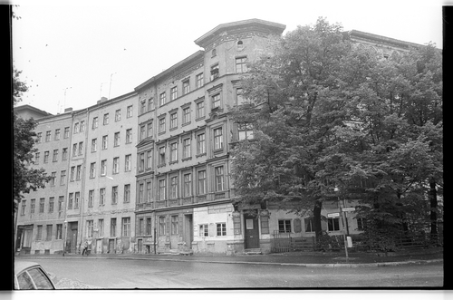http://fhxb-museum.de/xmap/media/fotosammlungen/j__rgen_henschel__negative__1959_1991_/image/fhxb_jh_k02_0348_39_1500px.jpg (FHXB Friedrichshain-Kreuzberg Museum RR-F)