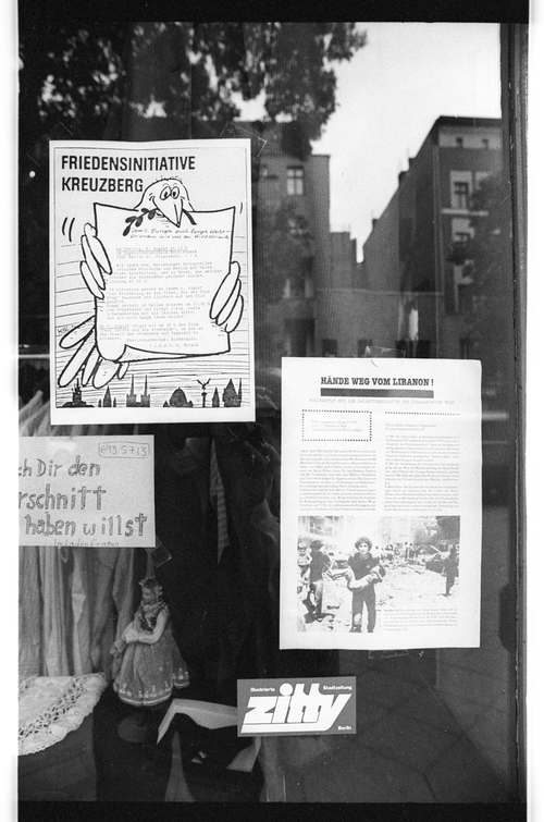 http://fhxb-museum.de/xmap/media/fotosammlungen/j__rgen_henschel__negative__1959_1991_/image/fhxb_jh_k02_0353_18_1500px.jpg (FHXB Friedrichshain-Kreuzberg Museum RR-F)