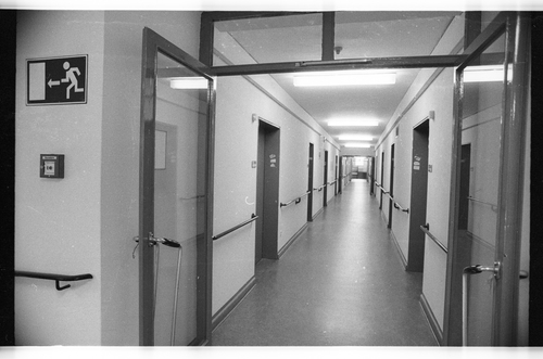 http://fhxb-museum.de/xmap/media/fotosammlungen/j__rgen_henschel__negative__1959_1991_/image/fhxb_jh_k02_0372_01_1500px.jpg (FHXB Friedrichshain-Kreuzberg Museum RR-F)