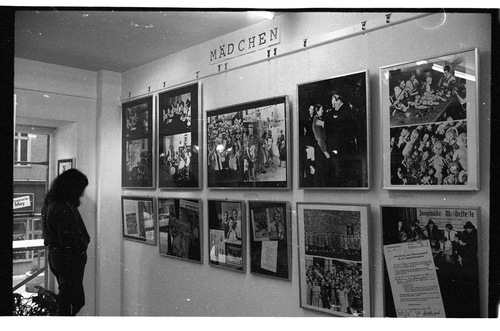 http://fhxb-museum.de/xmap/media/fotosammlungen/j__rgen_henschel__negative__1959_1991_/image/fhxb_jh_k02_0371_24_1500px.jpg (FHXB Friedrichshain-Kreuzberg Museum RR-F)