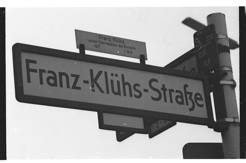 http://fhxb-museum.de/xmap/media/fotosammlungen/j__rgen_henschel__negative__1959_1991_/image/fhxb_jh_k02_0372_19_1500px.jpg (FHXB Friedrichshain-Kreuzberg Museum RR-F)