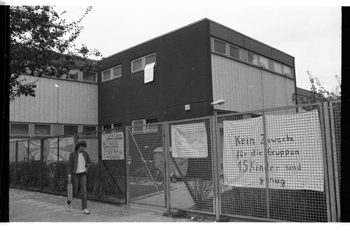 http://fhxb-museum.de/xmap/media/fotosammlungen/j__rgen_henschel__negative__1959_1991_/image/fhxb_jh_k02_0395_21_1500px.jpg (FHXB Friedrichshain-Kreuzberg Museum RR-F)