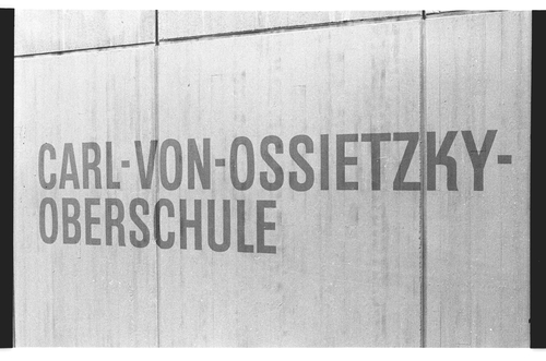 http://fhxb-museum.de/xmap/media/fotosammlungen/j__rgen_henschel__negative__1959_1991_/image/fhxb_jh_k02_0410_17_1500px.jpg (FHXB Friedrichshain-Kreuzberg Museum RR-F)