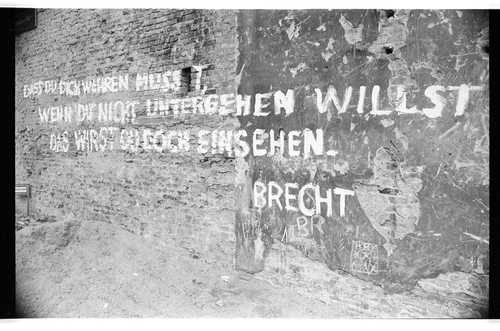 http://fhxb-museum.de/xmap/media/fotosammlungen/j__rgen_henschel__negative__1959_1991_/image/fhxb_jh_k01_0016_13_1500px.jpg (FHXB Friedrichshain-Kreuzberg Museum RR-F)