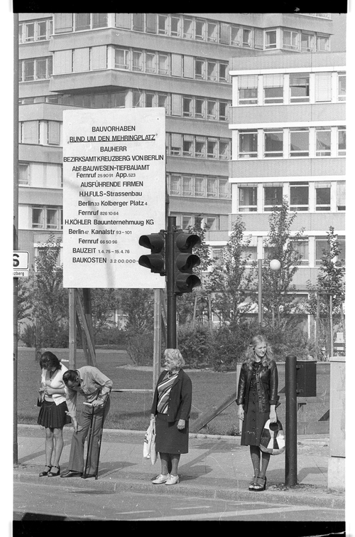 http://fhxb-museum.de/xmap/media/fotosammlungen/j__rgen_henschel__negative__1959_1991_/image/fhxb_jh_k01_0018_35_1500px.jpg (FHXB Friedrichshain-Kreuzberg Museum RR-F)