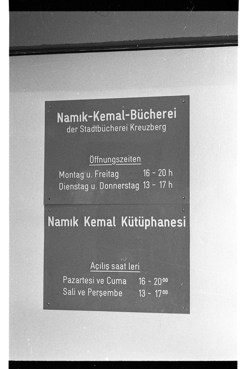 http://fhxb-museum.de/xmap/media/fotosammlungen/j__rgen_henschel__negative__1959_1991_/image/fhxb_jh_k01_0012_34_1500px.jpg (FHXB Friedrichshain-Kreuzberg Museum RR-F)