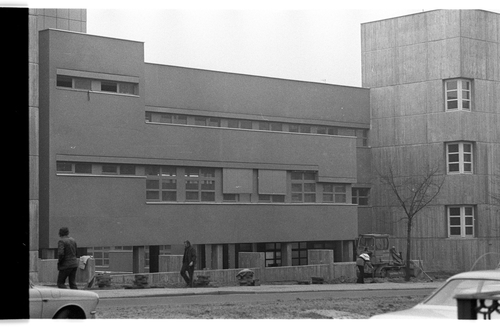 http://fhxb-museum.de/xmap/media/fotosammlungen/j__rgen_henschel__negative__1959_1991_/image/fhxb_jh_k01_0039_16_1500px.jpg (FHXB Friedrichshain-Kreuzberg Museum RR-F)