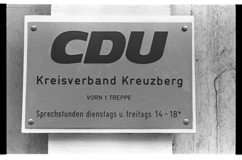 http://fhxb-museum.de/xmap/media/fotosammlungen/j__rgen_henschel__negative__1959_1991_/image/fhxb_jh_k01_0039_33_1500px.jpg (FHXB Friedrichshain-Kreuzberg Museum RR-F)