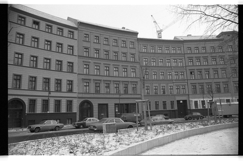 http://fhxb-museum.de/xmap/media/fotosammlungen/j__rgen_henschel__negative__1959_1991_/image/fhxb_jh_k01_0041_30_1500px.jpg (FHXB Friedrichshain-Kreuzberg Museum RR-F)