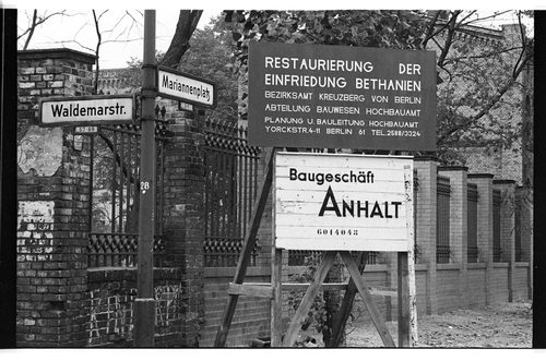 http://fhxb-museum.de/xmap/media/fotosammlungen/j__rgen_henschel__negative__1959_1991_/image/fhxb_jh_k01_0088_30_1500px.jpg (FHXB Friedrichshain-Kreuzberg Museum RR-F)