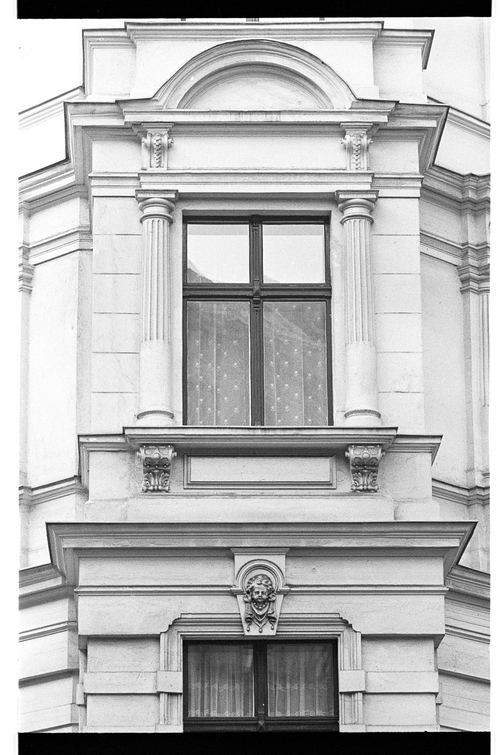 http://fhxb-museum.de/xmap/media/fotosammlungen/j__rgen_henschel__negative__1959_1991_/image/fhxb_jh_k01_0125_29_1500px.jpg (FHXB Friedrichshain-Kreuzberg Museum RR-F)