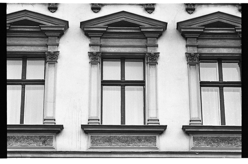 http://fhxb-museum.de/xmap/media/fotosammlungen/j__rgen_henschel__negative__1959_1991_/image/fhxb_jh_k01_0127_23_1500px.jpg (FHXB Friedrichshain-Kreuzberg Museum RR-F)