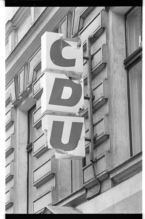 http://fhxb-museum.de/xmap/media/fotosammlungen/j__rgen_henschel__negative__1959_1991_/image/fhxb_jh_k01_0126_29_1500px.jpg (FHXB Friedrichshain-Kreuzberg Museum RR-F)