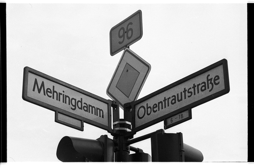 http://fhxb-museum.de/xmap/media/fotosammlungen/j__rgen_henschel__negative__1959_1991_/image/fhxb_jh_k01_0148_22_1500px.jpg (FHXB Friedrichshain-Kreuzberg Museum RR-F)