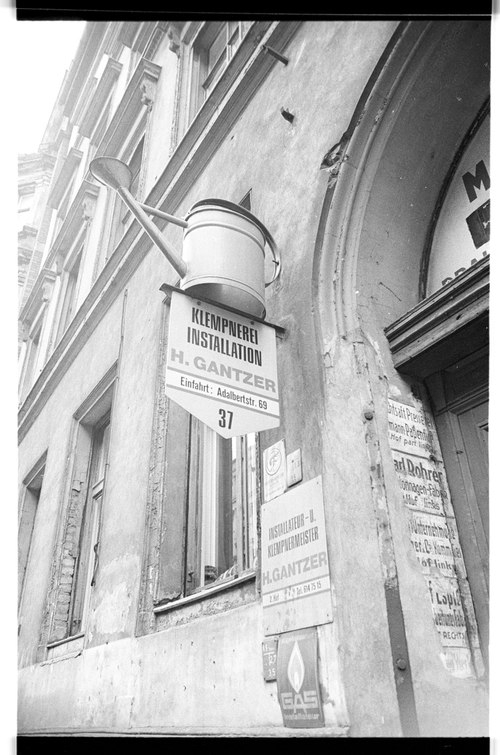 http://fhxb-museum.de/xmap/media/fotosammlungen/j__rgen_henschel__negative__1959_1991_/image/fhxb_jh_k01_0139_01_1500px.jpg (FHXB Friedrichshain-Kreuzberg Museum RR-F)
