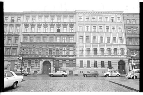 http://fhxb-museum.de/xmap/media/fotosammlungen/j__rgen_henschel__negative__1959_1991_/image/fhxb_jh_k01_0142_09_1500px.jpg (FHXB Friedrichshain-Kreuzberg Museum RR-F)