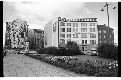 http://fhxb-museum.de/xmap/media/fotosammlungen/j__rgen_henschel__negative__1959_1991_/image/fhxb_jh_k01_0191_36_1500px.jpg (FHXB Friedrichshain-Kreuzberg Museum RR-F)
