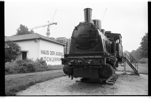 http://fhxb-museum.de/xmap/media/fotosammlungen/j__rgen_henschel__negative__1959_1991_/image/fhxb_jh_k01_0178_07_1500px.jpg (FHXB Friedrichshain-Kreuzberg Museum RR-F)