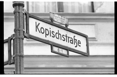 http://fhxb-museum.de/xmap/media/fotosammlungen/j__rgen_henschel__negative__1959_1991_/image/fhxb_jh_k01_0197_09_1500px.jpg (FHXB Friedrichshain-Kreuzberg Museum RR-F)