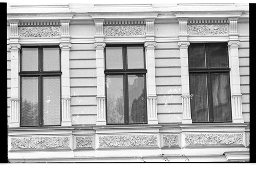 http://fhxb-museum.de/xmap/media/fotosammlungen/j__rgen_henschel__negative__1959_1991_/image/fhxb_jh_k01_0198_13_1500px.jpg (FHXB Friedrichshain-Kreuzberg Museum RR-F)