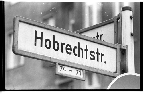 http://fhxb-museum.de/xmap/media/fotosammlungen/j__rgen_henschel__negative__1959_1991_/image/fhxb_jh_k01_0199_32_1500px.jpg (FHXB Friedrichshain-Kreuzberg Museum RR-F)