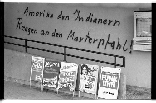 http://fhxb-museum.de/xmap/media/fotosammlungen/j__rgen_henschel__negative__1959_1991_/image/fhxb_jh_k02_0416_18_1500px.jpg (FHXB Friedrichshain-Kreuzberg Museum RR-F)