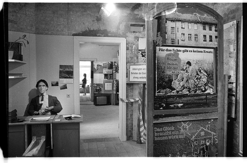 http://fhxb-museum.de/xmap/media/fotosammlungen/j__rgen_henschel__negative__1959_1991_/image/fhxb_jh_k02_0436_16_1500px.jpg (FHXB Friedrichshain-Kreuzberg Museum RR-F)