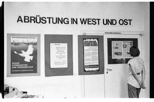 http://fhxb-museum.de/xmap/media/fotosammlungen/j__rgen_henschel__negative__1959_1991_/image/fhxb_jh_k02_0434_07_1500px.jpg (FHXB Friedrichshain-Kreuzberg Museum RR-F)