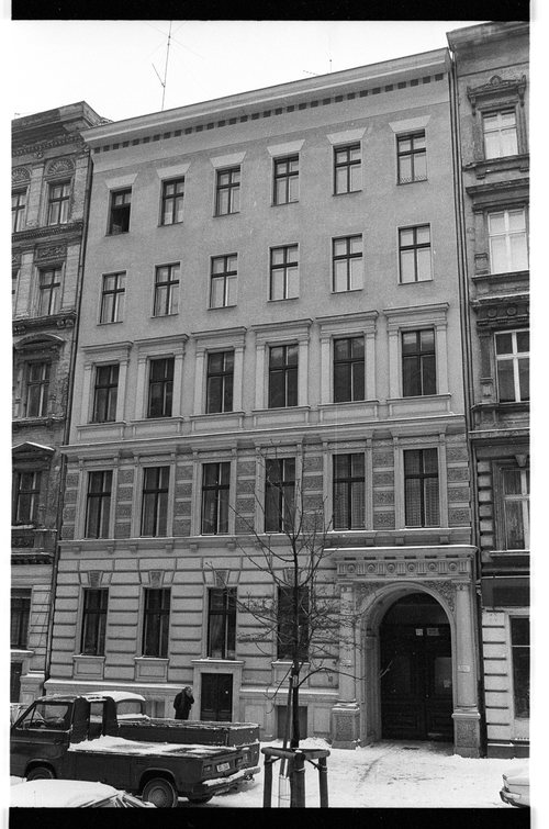 http://fhxb-museum.de/xmap/media/fotosammlungen/j__rgen_henschel__negative__1959_1991_/image/fhxb_jh_k03_0450_09_1500px.jpg (FHXB Friedrichshain-Kreuzberg Museum RR-F)