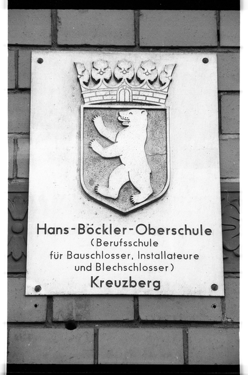 http://fhxb-museum.de/xmap/media/fotosammlungen/j__rgen_henschel__negative__1959_1991_/image/fhxb_jh_k03_0463_01_1500px.jpg (FHXB Friedrichshain-Kreuzberg Museum RR-F)