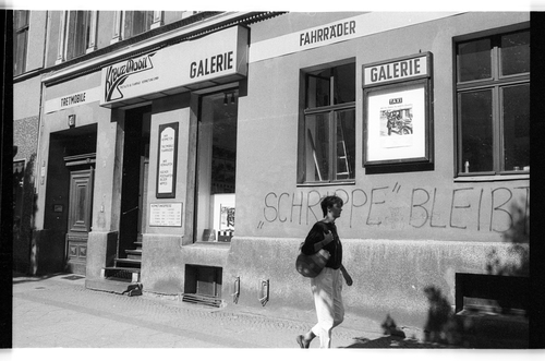 http://fhxb-museum.de/xmap/media/fotosammlungen/j__rgen_henschel__negative__1959_1991_/image/fhxb_jh_k03_0478_01_1500px.jpg (FHXB Friedrichshain-Kreuzberg Museum RR-F)