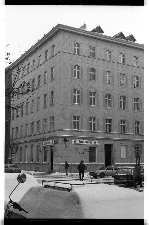 http://fhxb-museum.de/xmap/media/fotosammlungen/j__rgen_henschel__negative__1959_1991_/image/fhxb_jh_k03_0494_01_1500px.jpg (FHXB Friedrichshain-Kreuzberg Museum RR-F)