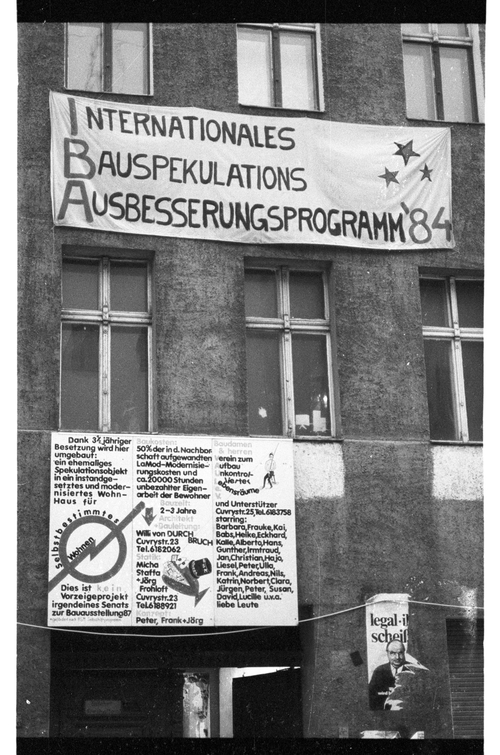 http://fhxb-museum.de/xmap/media/fotosammlungen/j__rgen_henschel__negative__1959_1991_/image/fhxb_jh_k03_0486_35_1500px.jpg (FHXB Friedrichshain-Kreuzberg Museum RR-F)