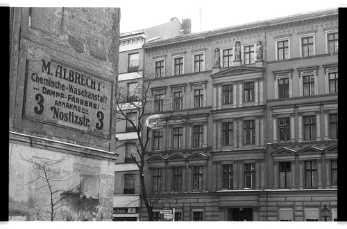 http://fhxb-museum.de/xmap/media/fotosammlungen/j__rgen_henschel__negative__1959_1991_/image/fhxb_jh_k03_0494_03_1500px.jpg (FHXB Friedrichshain-Kreuzberg Museum RR-F)