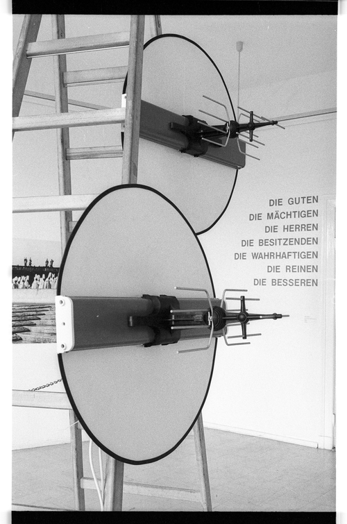 http://fhxb-museum.de/xmap/media/fotosammlungen/j__rgen_henschel__negative__1959_1991_/image/fhxb_jh_k03_0482_01_1500px.jpg (FHXB Friedrichshain-Kreuzberg Museum RR-F)