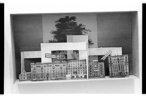 http://fhxb-museum.de/xmap/media/fotosammlungen/j__rgen_henschel__negative__1959_1991_/image/fhxb_jh_k03_0513_01_1500px.jpg (FHXB Friedrichshain-Kreuzberg Museum RR-F)