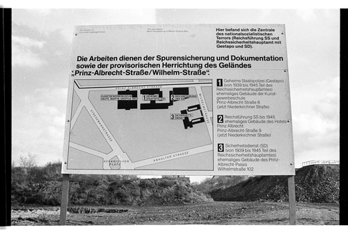 http://fhxb-museum.de/xmap/media/fotosammlungen/j__rgen_henschel__negative__1959_1991_/image/fhxb_jh_k03_0521_01_1500px.jpg (FHXB Friedrichshain-Kreuzberg Museum RR-F)