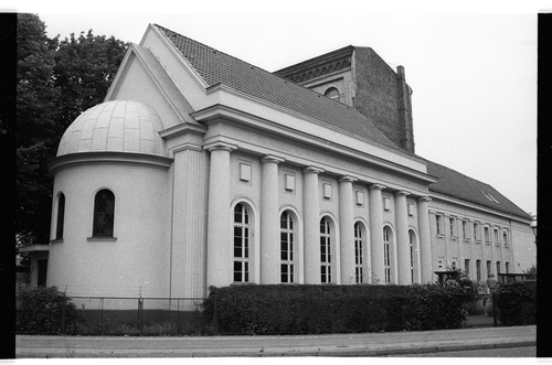 http://fhxb-museum.de/xmap/media/fotosammlungen/j__rgen_henschel__negative__1959_1991_/image/fhxb_jh_k03_0561_31_1500px.jpg (FHXB Friedrichshain-Kreuzberg Museum RR-F)