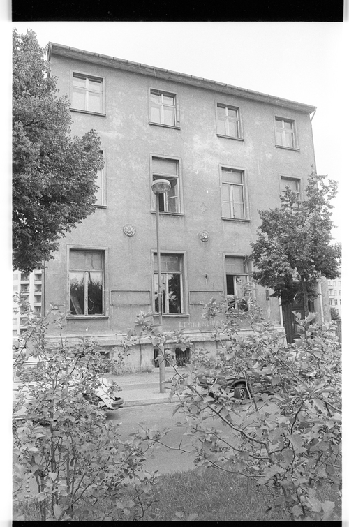 http://fhxb-museum.de/xmap/media/fotosammlungen/j__rgen_henschel__negative__1959_1991_/image/fhxb_jh_k03_0564_16_1500px.jpg (FHXB Friedrichshain-Kreuzberg Museum RR-F)