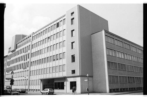 http://fhxb-museum.de/xmap/media/fotosammlungen/j__rgen_henschel__negative__1959_1991_/image/fhxb_jh_k03_0557_01_1500px.jpg (FHXB Friedrichshain-Kreuzberg Museum RR-F)