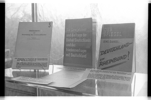 http://fhxb-museum.de/xmap/media/fotosammlungen/j__rgen_henschel__negative__1959_1991_/image/fhxb_jh_k03_0588_04_1500px.jpg (FHXB Friedrichshain-Kreuzberg Museum RR-F)