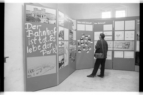 http://fhxb-museum.de/xmap/media/fotosammlungen/j__rgen_henschel__negative__1959_1991_/image/fhxb_jh_k03_0580_04_1500px.jpg (FHXB Friedrichshain-Kreuzberg Museum RR-F)