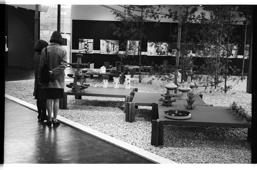 http://fhxb-museum.de/xmap/media/fotosammlungen/j__rgen_henschel__negative__1959_1991_/image/fhxb_jh_b01_0012_28_1500px.jpg (FHXB Friedrichshain-Kreuzberg Museum RR-F)