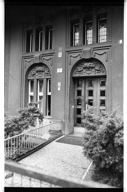 http://fhxb-museum.de/xmap/media/fotosammlungen/j__rgen_henschel__negative__1959_1991_/image/fhxb_jh_b01_0080_27_1500px.jpg (FHXB Friedrichshain-Kreuzberg Museum RR-F)