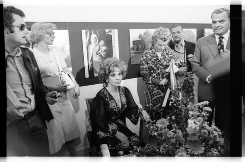 http://fhxb-museum.de/xmap/media/fotosammlungen/j__rgen_henschel__negative__1959_1991_/image/fhxb_jh_b01_0095_04_1500px.jpg (FHXB Friedrichshain-Kreuzberg Museum RR-F)