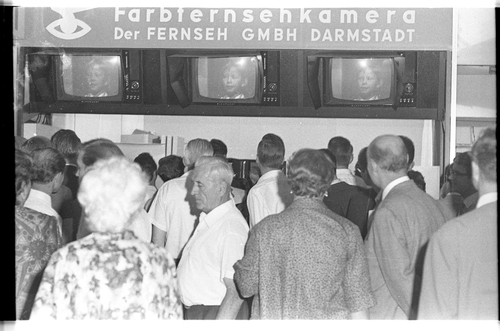 http://fhxb-museum.de/xmap/media/fotosammlungen/j__rgen_henschel__negative__1959_1991_/image/fhxb_jh_b01_0115_13_1500px.jpg (FHXB Friedrichshain-Kreuzberg Museum RR-F)