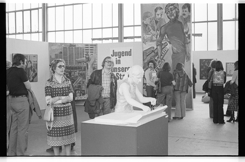http://fhxb-museum.de/xmap/media/fotosammlungen/j__rgen_henschel__negative__1959_1991_/image/fhxb_jh_b01_0138_2_32_1500px.jpg (FHXB Friedrichshain-Kreuzberg Museum RR-F)