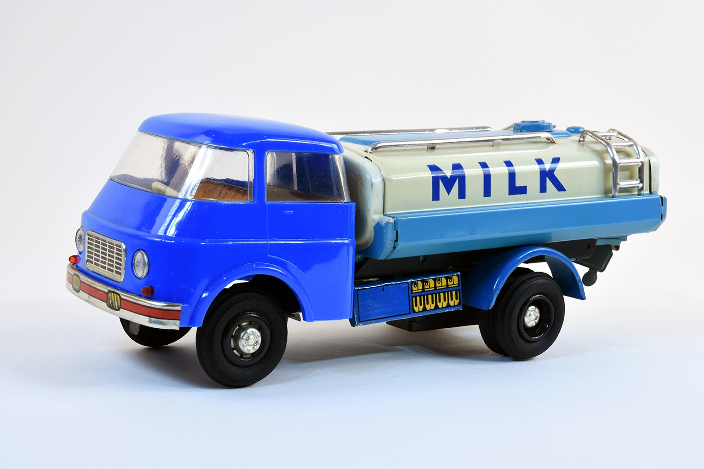 Milchtank-Fahrzeug "Milk" (Stadtmuseum Brandenburg an der Havel - Frey-Haus CC BY-NC-SA)